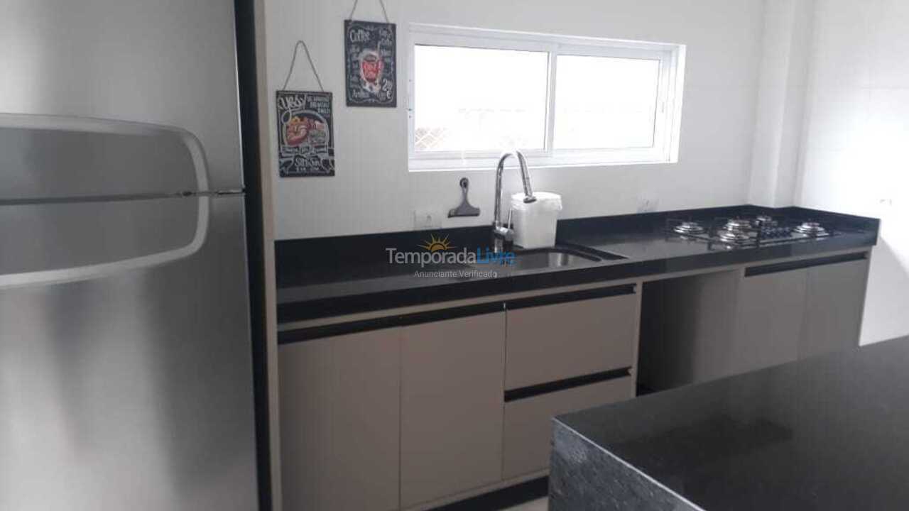 Apartamento para aluguel de temporada em Itapema (Meia Praia)