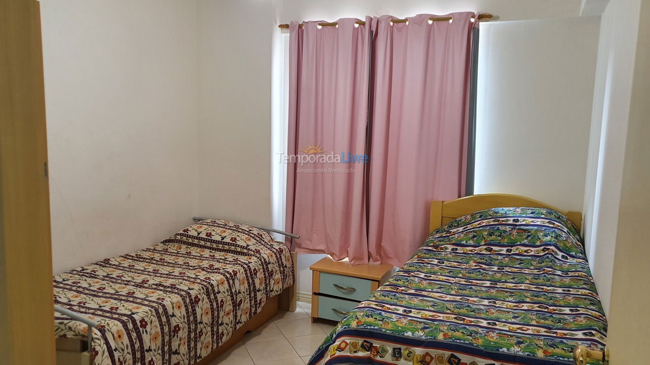 Apartamento para aluguel de temporada em Itapema (Meia Praia)