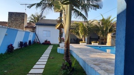 Casa en la playa en el condominio Morada da Praia Boraceia