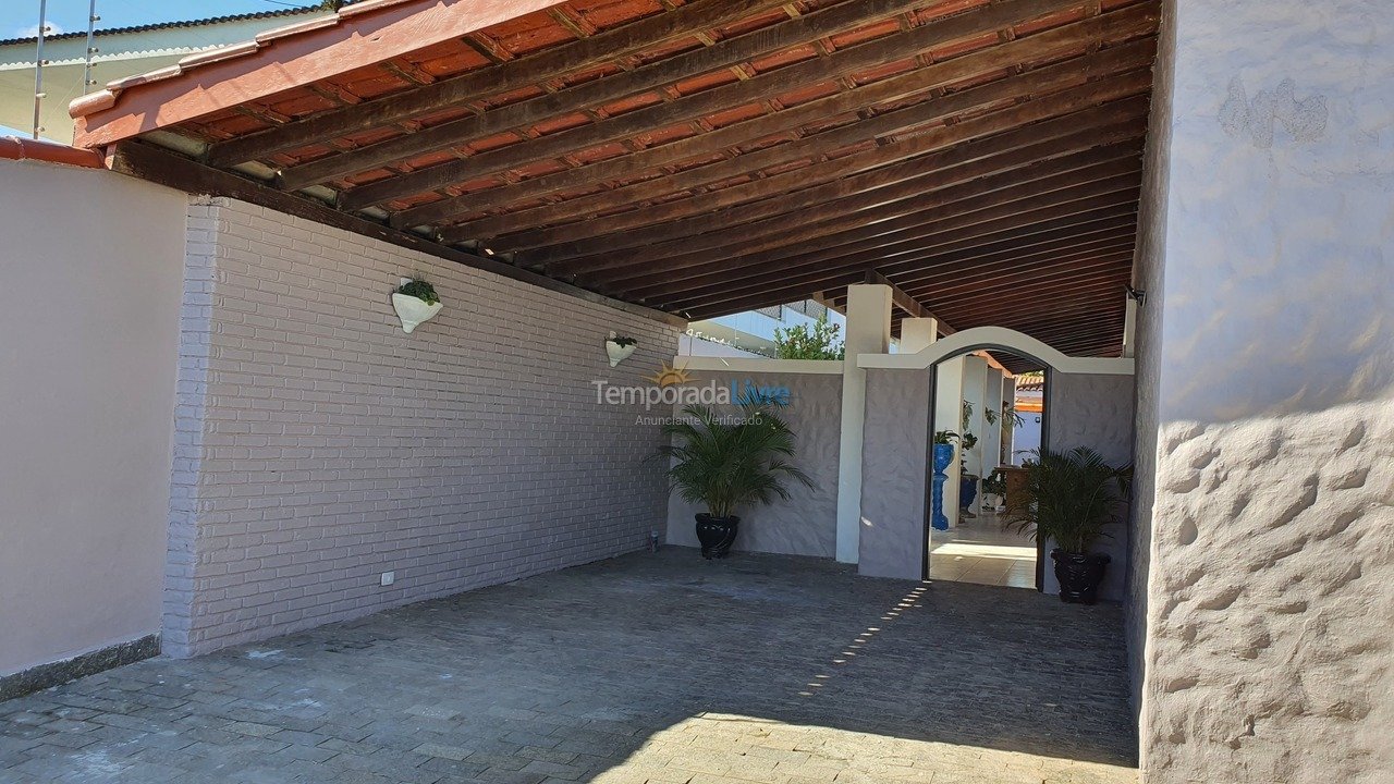 Casa para alquiler de vacaciones em Guarujá (Jardim Virgínia)