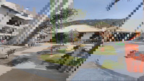 Apartamento 02 dormitorios (suite) a 100 metros do mar