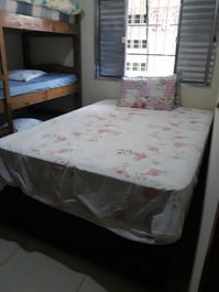 Quarto cama casal 1