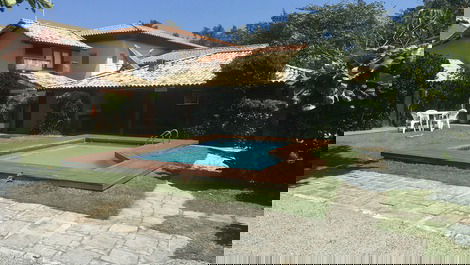 Piscina sauna e churrasqueira para uso sem custo 
