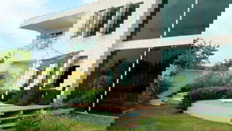 MODERN MANSION IN MANSIONS WITH 5 SUITES - GROUND FLOOR SUITE!