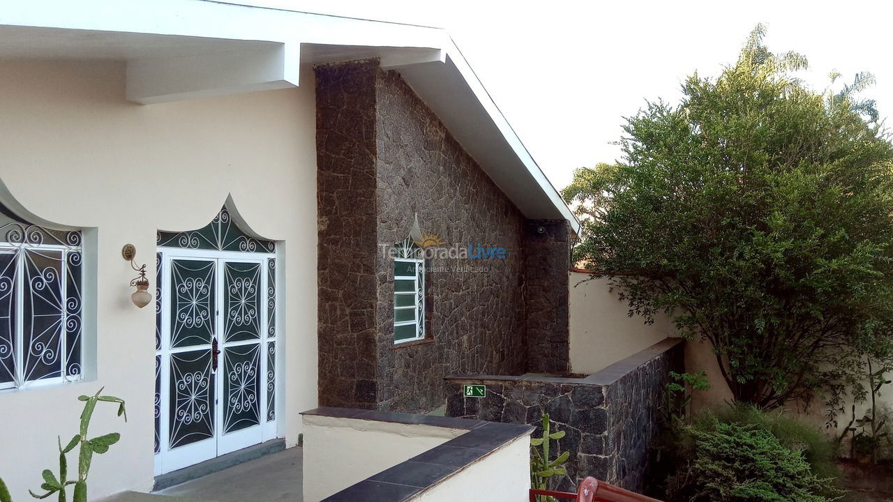 Casa para aluguel de temporada em Poços de Caldas (Estância Poços de Caldas)