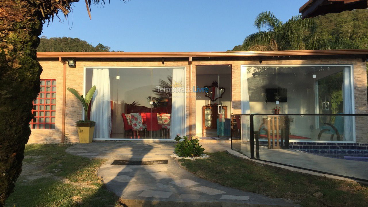 Casa para aluguel de temporada em Itariri (Peruíbe)