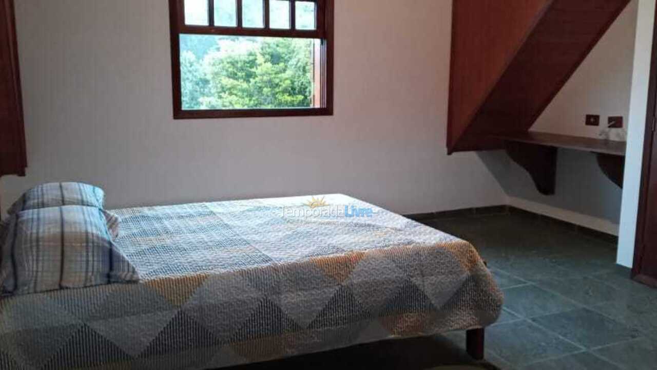 Casa para alquiler de vacaciones em Campos do Jordão (Jardim Tres Nascentes)