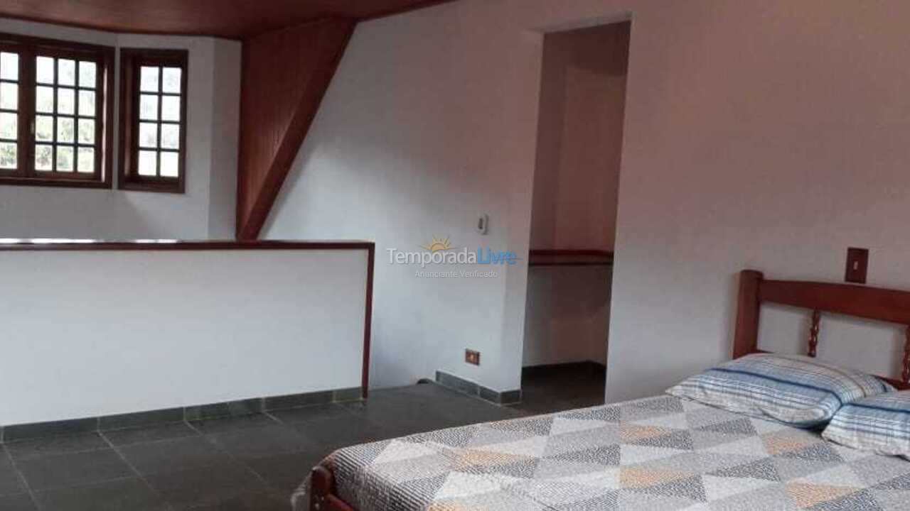 Casa para alquiler de vacaciones em Campos do Jordão (Jardim Tres Nascentes)