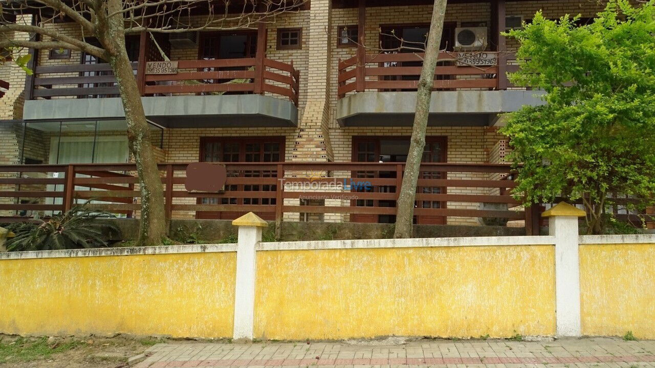 Casa para aluguel de temporada em Bombinhas (Praia de Bombas)