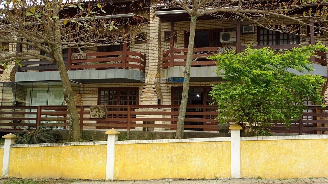 Casa para aluguel de temporada em Bombinhas (Praia de Bombas)