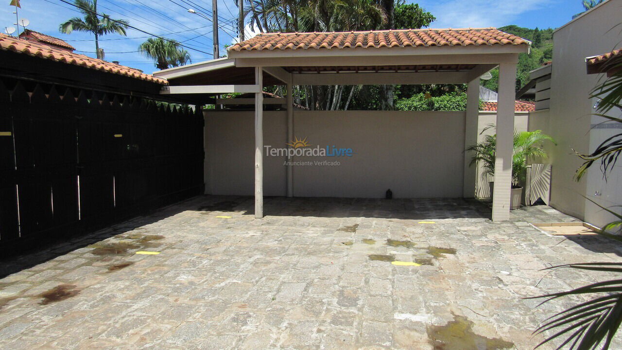 Apartment for vacation rental in Ubatuba (Praia das Toninhas)