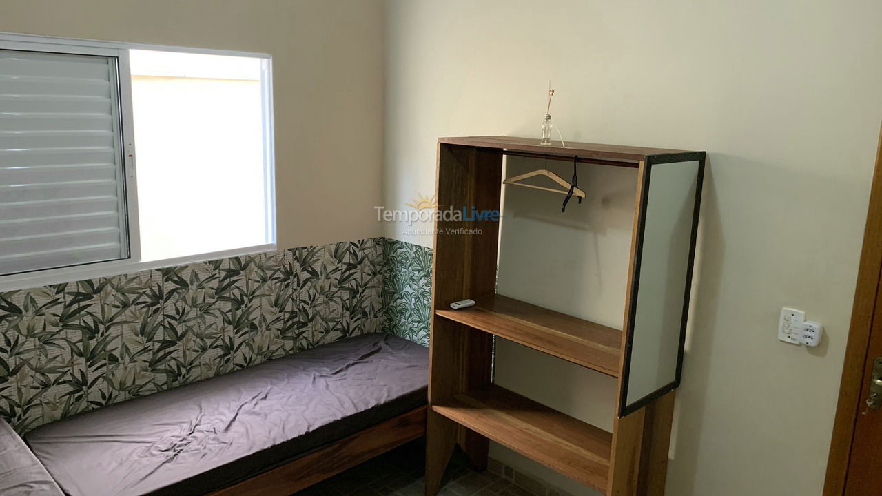 Apartamento para aluguel de temporada em Ubatuba (Praia das Toninhas)