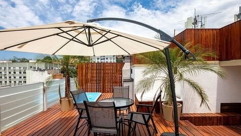 High Luxury Penthouse with Terrace, BBQ and Pool - 4 Bedrooms