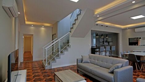 High Luxury Penthouse with Terrace, BBQ and Pool - 4 Bedrooms