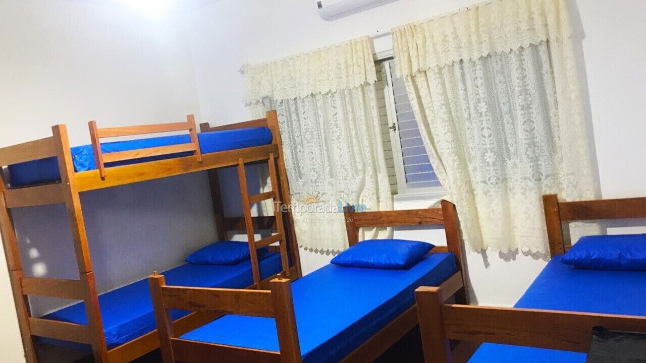 Casa para aluguel de temporada em Guarujá (Enseada)