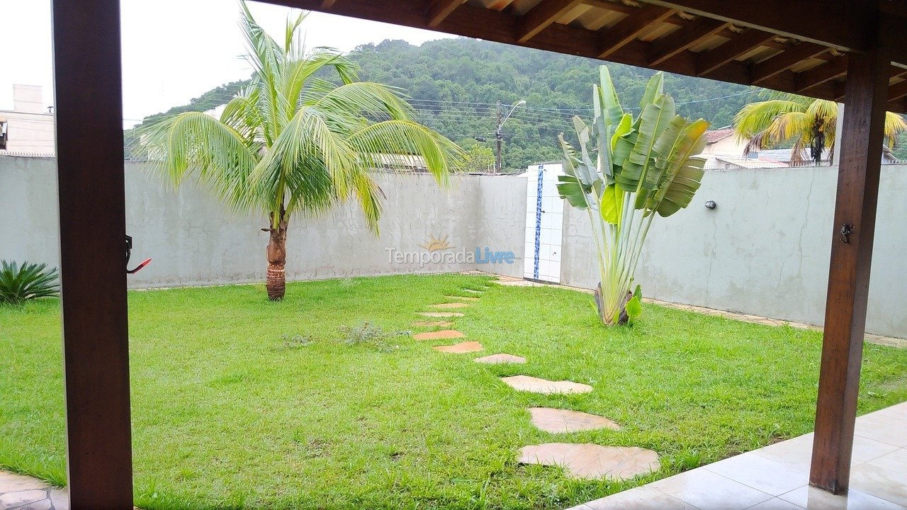 Casa para alquiler de vacaciones em Caraguatatuba (Massaguaçu)