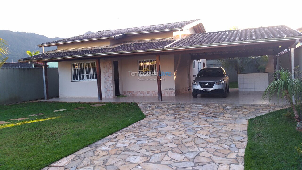 Casa para aluguel de temporada em Caraguatatuba (Massaguaçu)