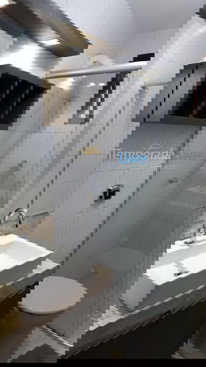 Apartamento para aluguel de temporada em Itapema (Meia Praia)
