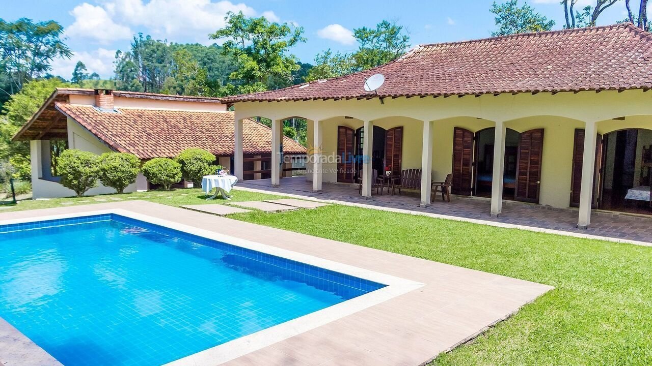 Casa para alquiler de vacaciones em Igaratá (Boa Vista)
