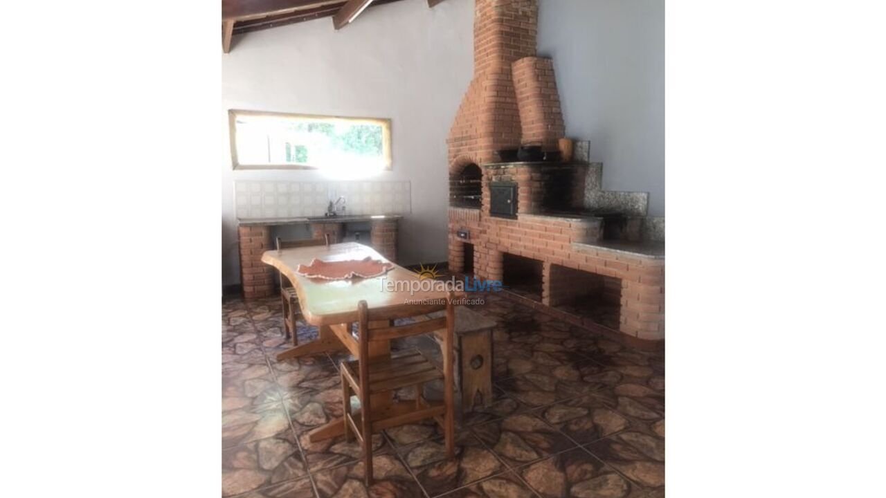 Casa para alquiler de vacaciones em Igaratá (Boa Vista)