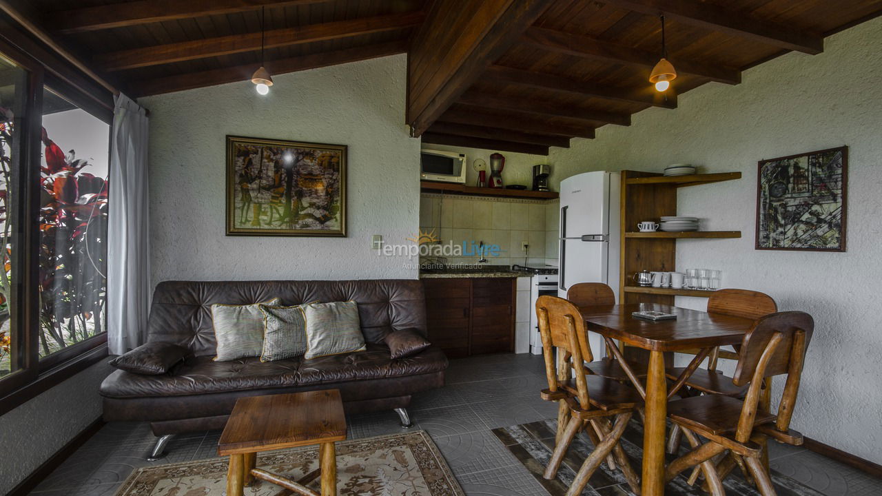 House for vacation rental in Garopaba (Praia do Silveira)