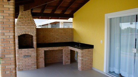 Condo Morada da Praia Casa, with pool, barbecue. and Air Cond. in the dorms