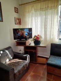 I rent a house in Praia Grande, Vila Caiçara. Come meet.