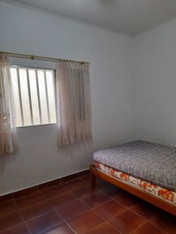 I rent a house in Praia Grande, Vila Caiçara. Come meet.