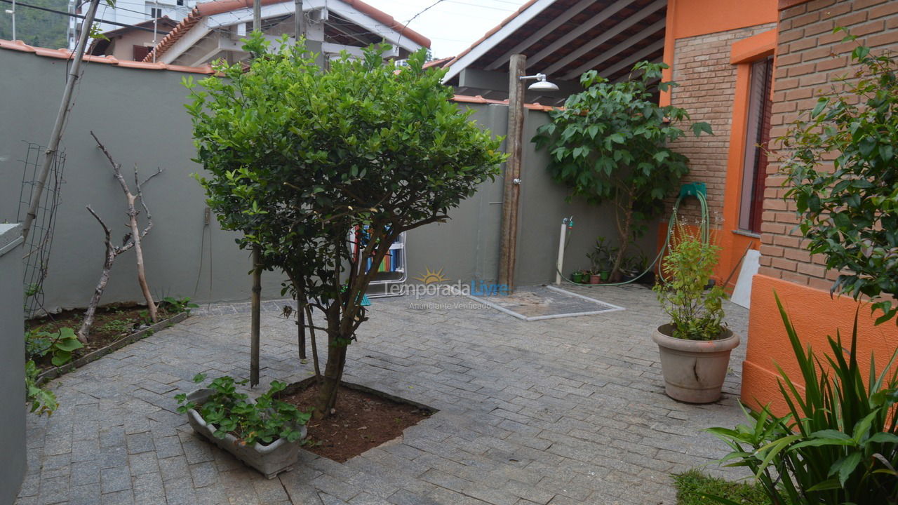 Casa para aluguel de temporada em Ubatuba (Praia das Toninhas)