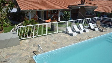 Aconchegante Casa Toninhas/Ubatuba - até 22 pessoas, 6 suítes, piscina