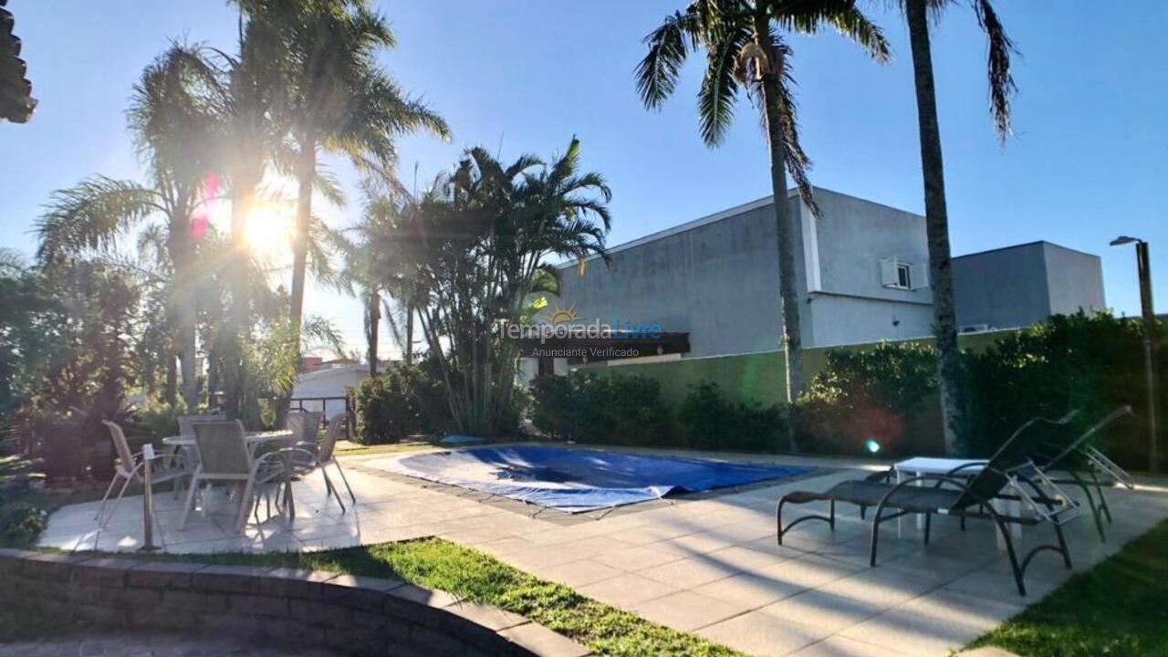 Casa para aluguel de temporada em Capão da Canoa (Atlantida)