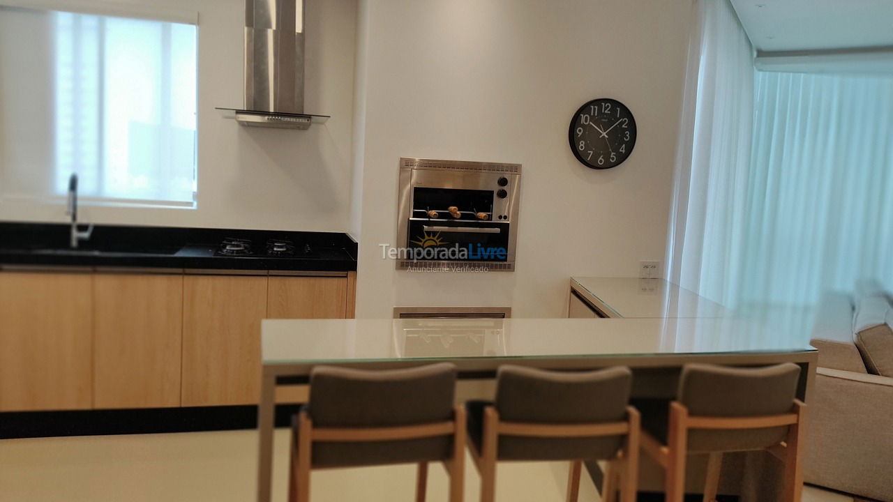 Apartamento para alquiler de vacaciones em Balneário Camboriú (Praia Central)
