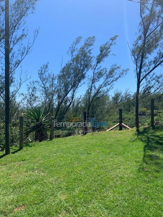 Casa para aluguel de temporada em Imbituba (Praia do Rosa)