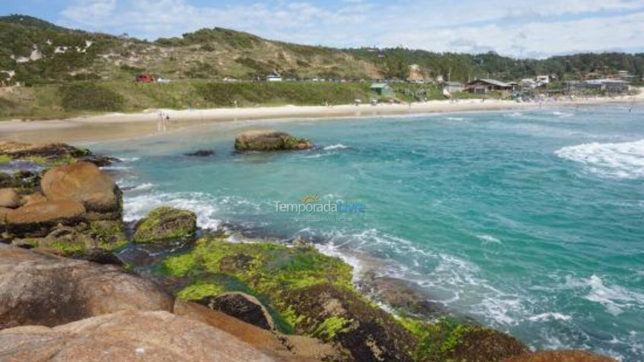 Casa para aluguel de temporada em Imbituba (Praia do Rosa)