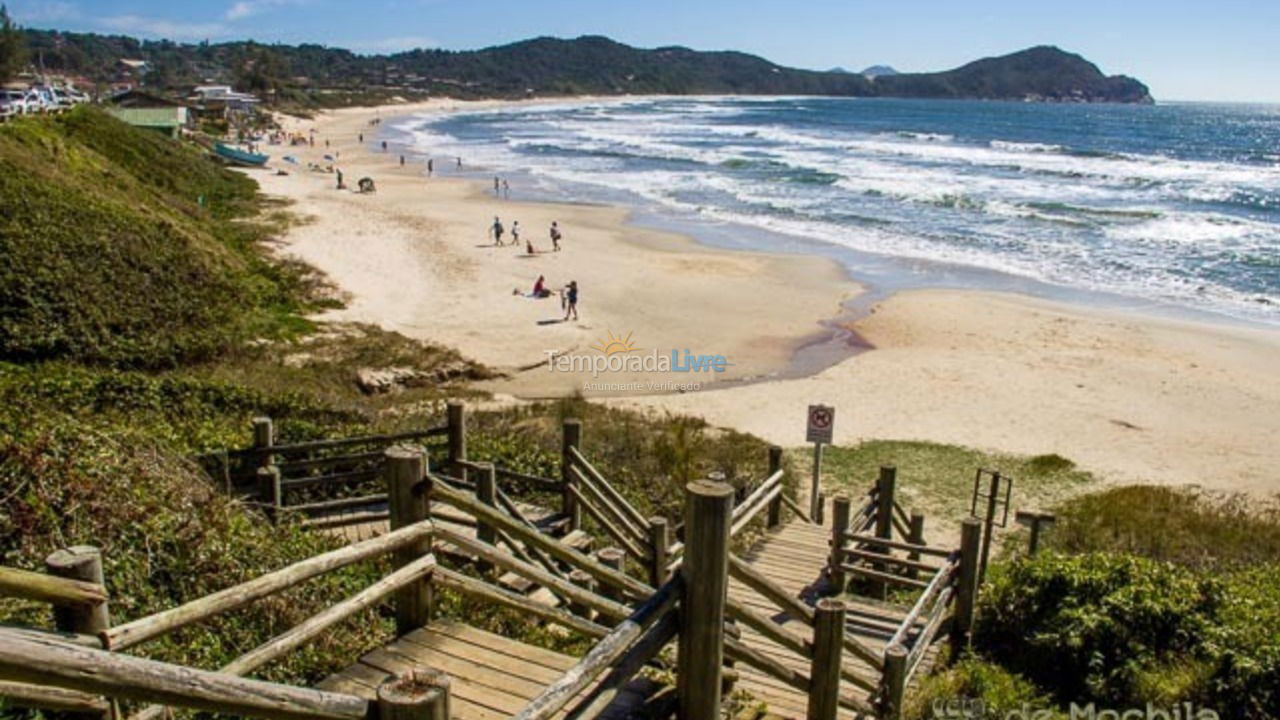 Casa para aluguel de temporada em Imbituba (Praia do Rosa)