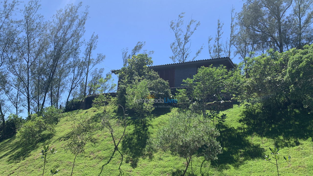 Casa para aluguel de temporada em Imbituba (Praia do Rosa)