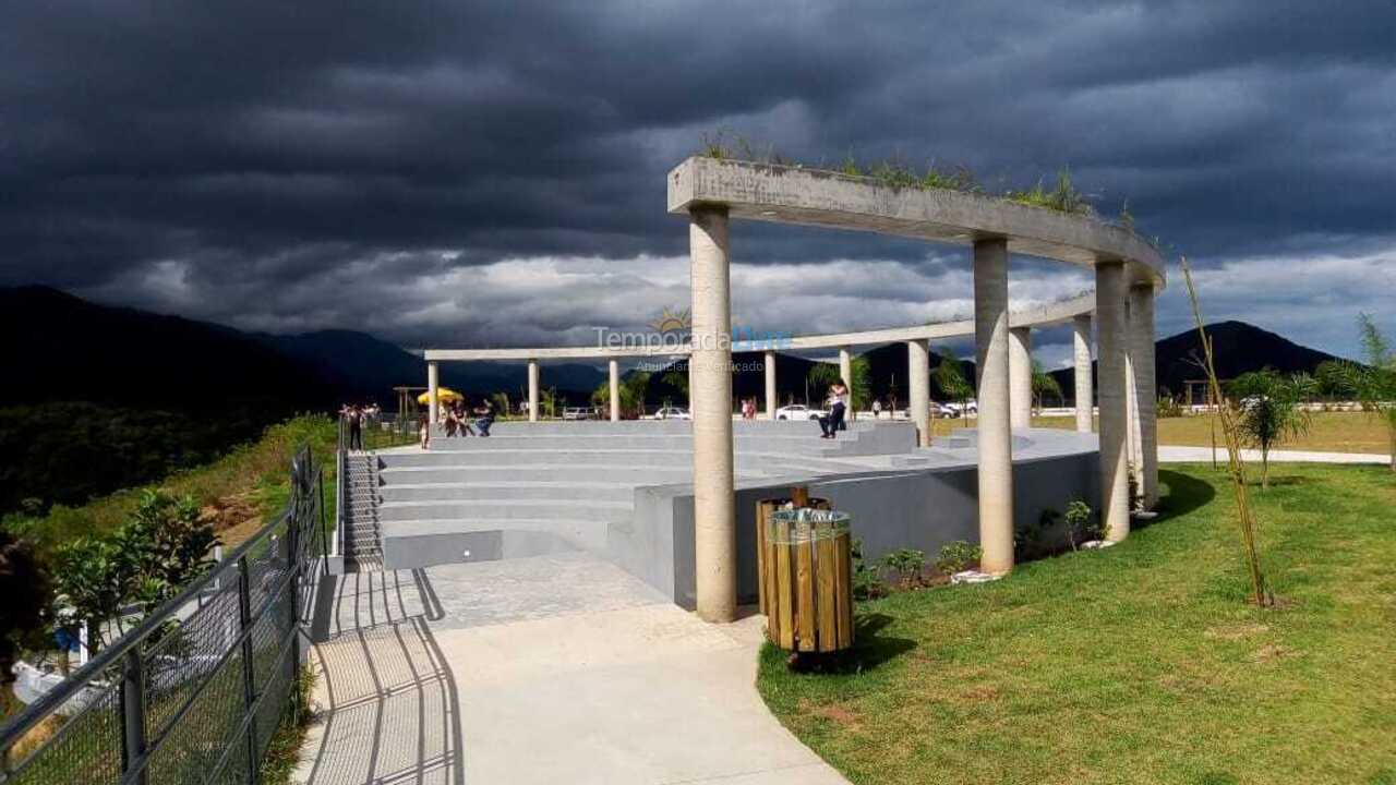Casa para aluguel de temporada em Caraguatatuba (Massaguaçu)