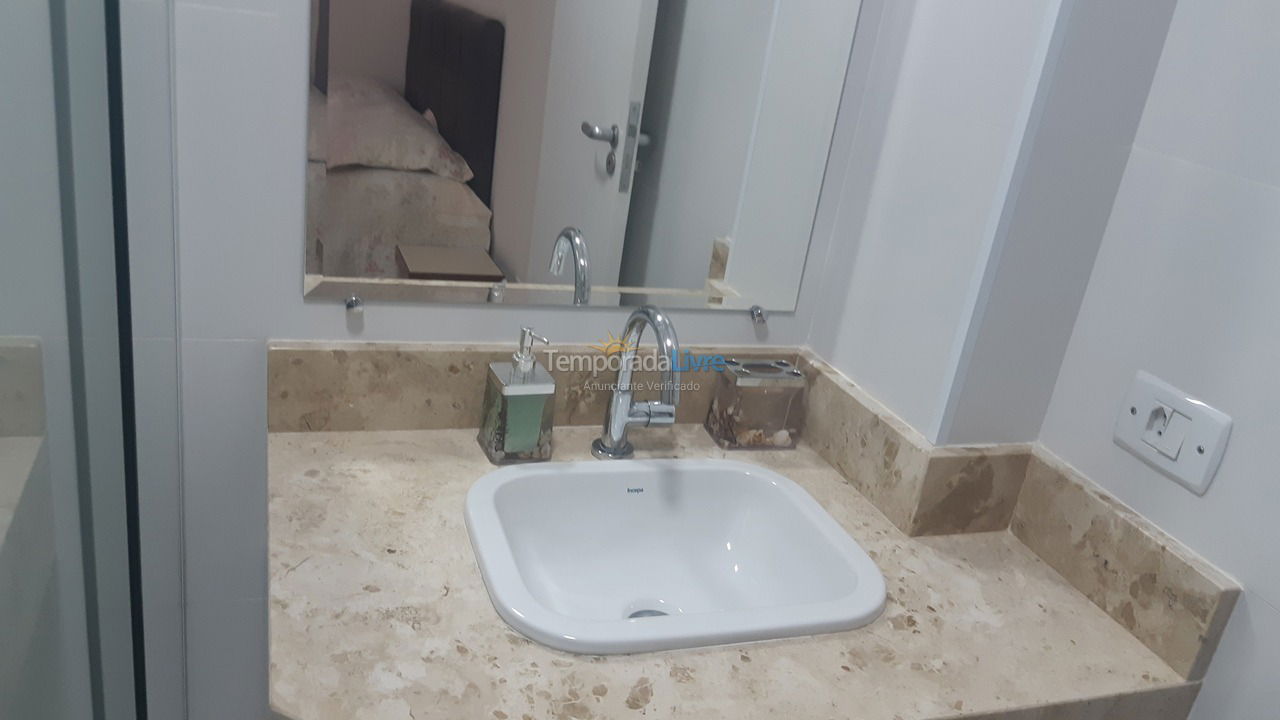 Apartamento para aluguel de temporada em Guarujá (Pitangueiras)