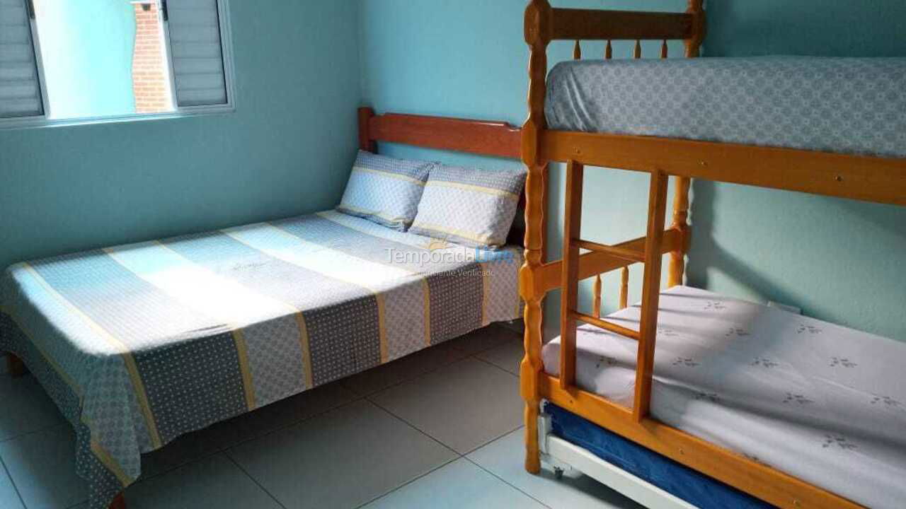 Casa para aluguel de temporada em Ubatuba (Centro)