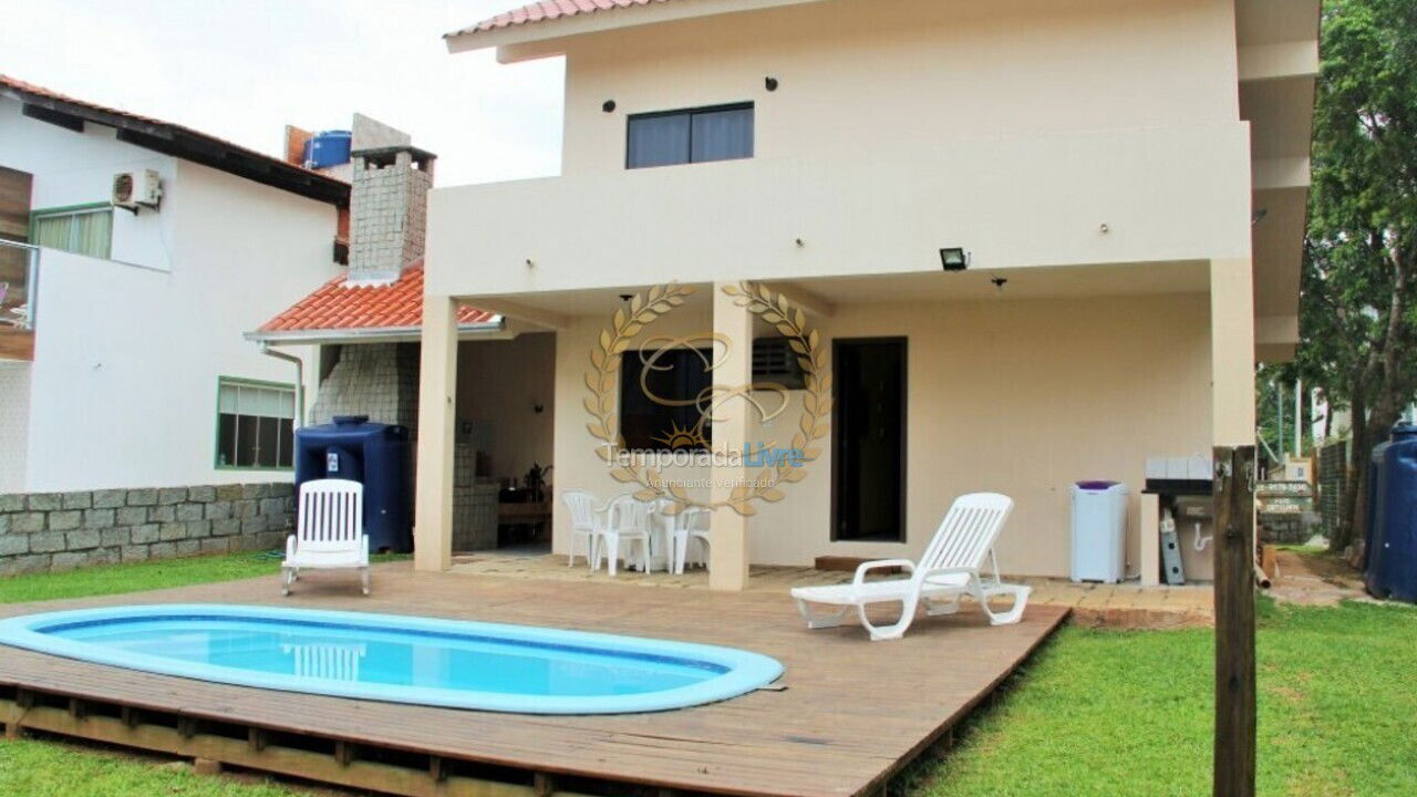 Casa para alquiler de vacaciones em Bombinhas (Praia de Bombas)