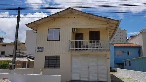 Two bedroom apartment in Meia Praia