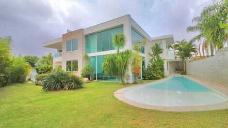 MODERN MANSION IN MANSIONS WITH 5 SUITES - GROUND FLOOR SUITE!