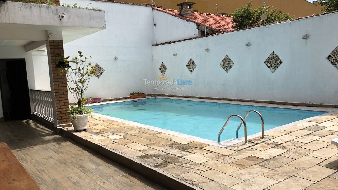 Casa para alquiler de vacaciones em Caraguatatuba (Jardim Britânia)