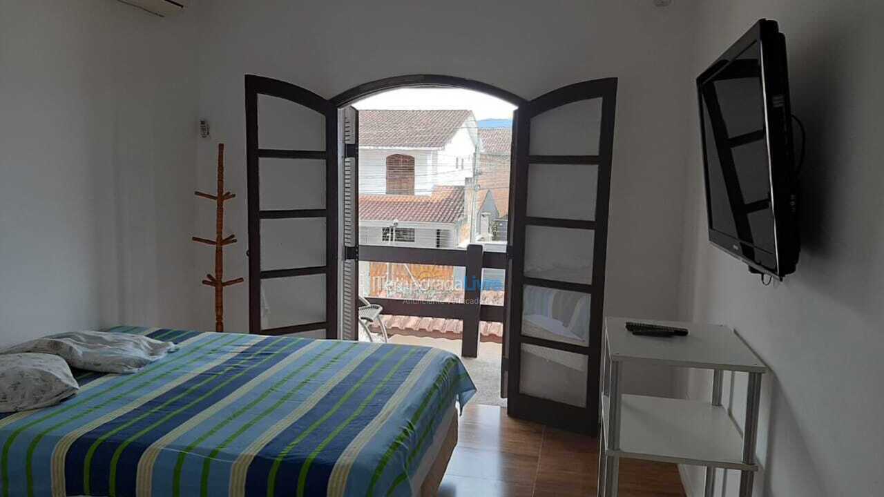 Casa para alquiler de vacaciones em Caraguatatuba (Jardim Britânia)