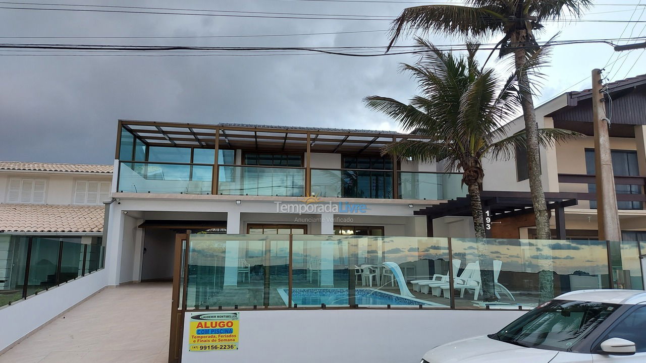 Casa para aluguel de temporada em São Francisco do Sul (Itaguaçu)