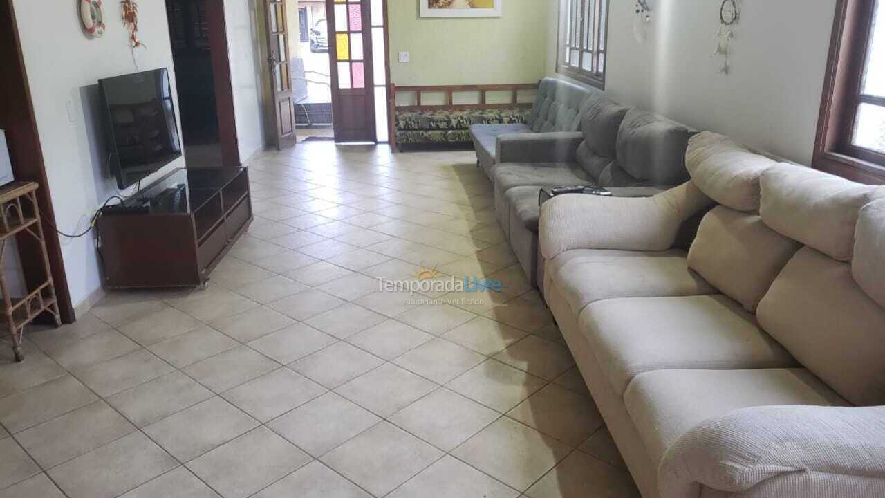 Casa para alquiler de vacaciones em Bertioga (Boraceia)