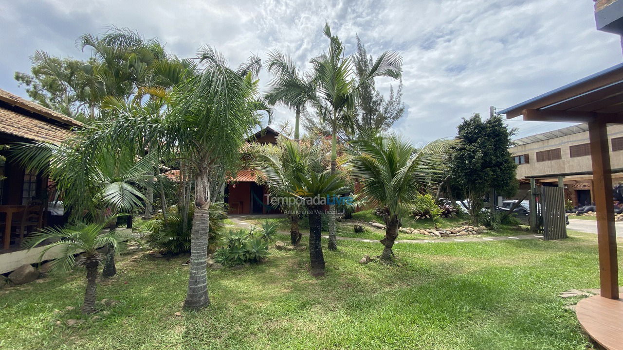 Casa para aluguel de temporada em Garopaba (Praia da Ferrugem)