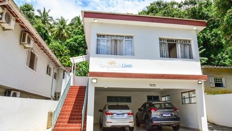10 people air conditioning, barbecue wifi garage - 30 m from Praia do Curral