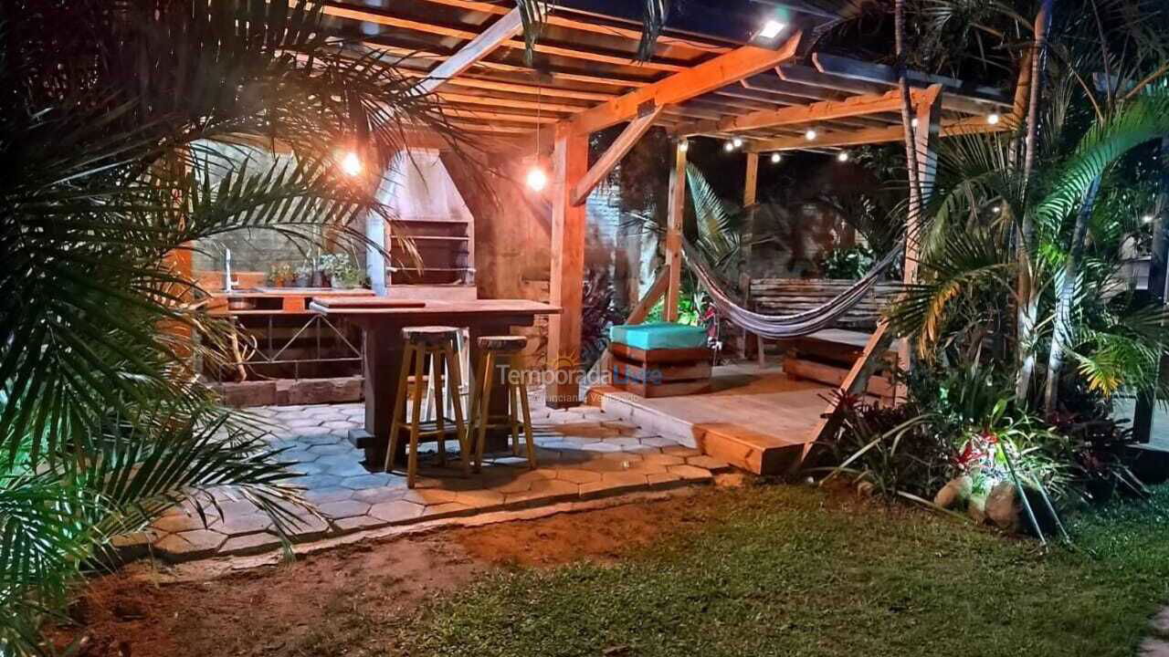 Casa para alquiler de vacaciones em Imbituba (Praia do Rosa)