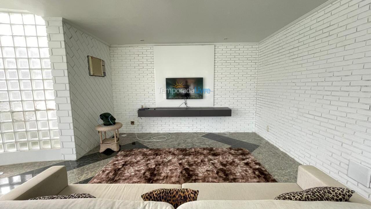 Casa para aluguel de temporada em Guarujá (Jardim Acapulco)